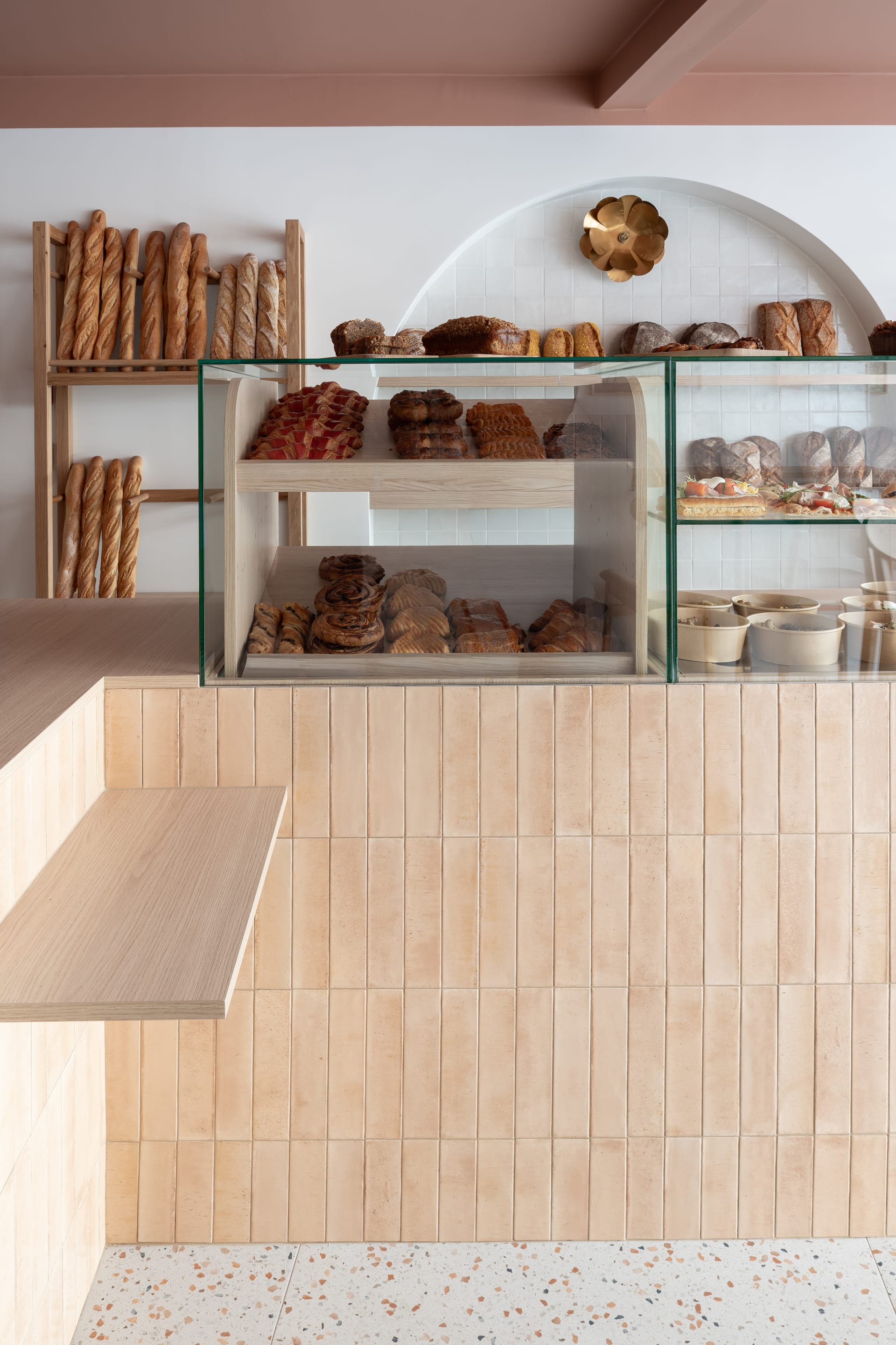 Aménagement intérieur boulangerie Chagny — vue d'ensemble de l'espace de vente